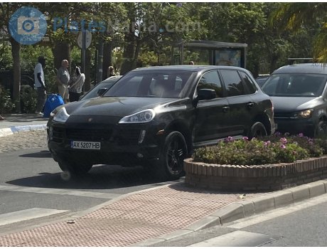 PORSCHE CAYENNE