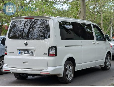 VOLKSWAGEN MULTIVAN