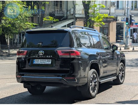 TOYOTA LAND CRUISER
